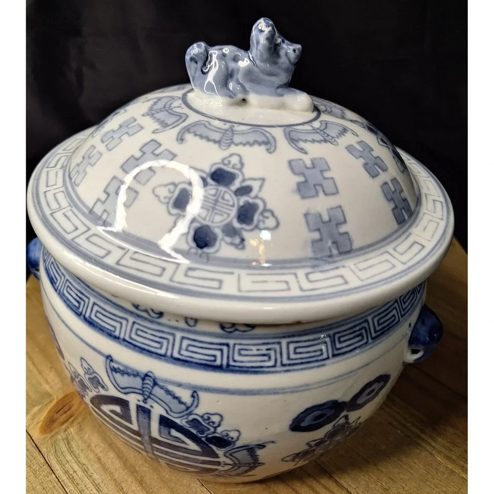 Vintage Blue and White Porcelain Ginger Jar Foo Dog Lid Longevity Shou Symbol - Picture 7 of 16